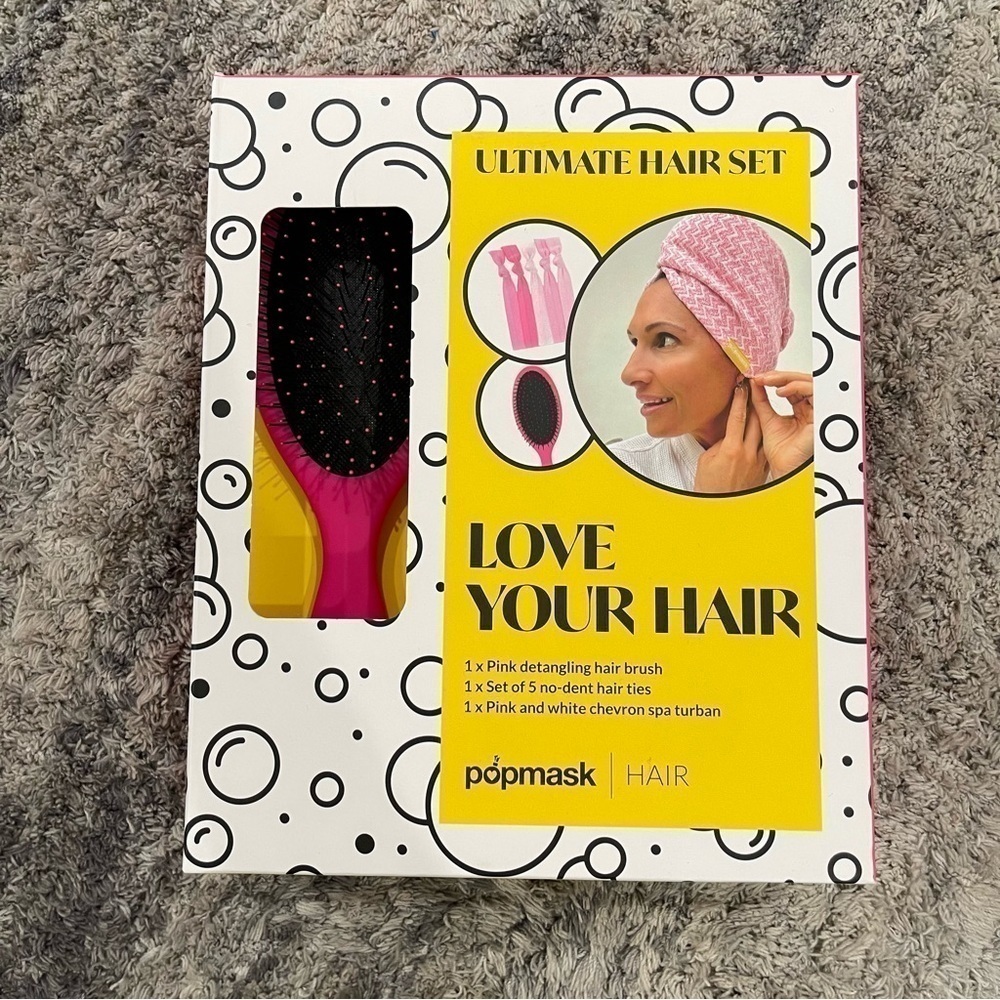Popmask Ultimate Hair Set
Detangling PINK Hair Brush & Hair Ties & TURBAN. NEW